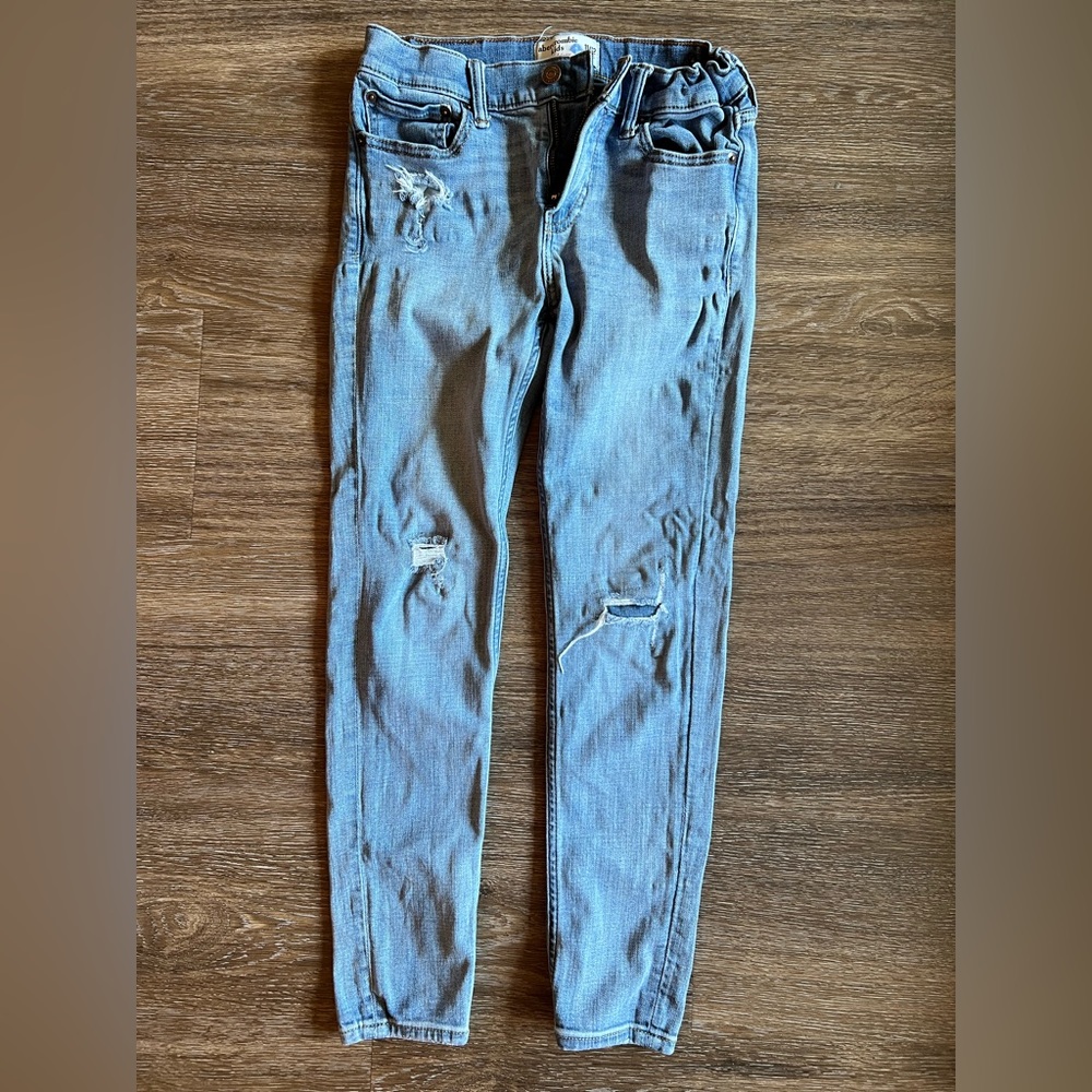 Abercrombie kids. Boys super skinny distressed jeans. Size 11/12.